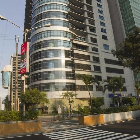 The Malayan Plaza Hotel Pasig City Екстер'єр фото