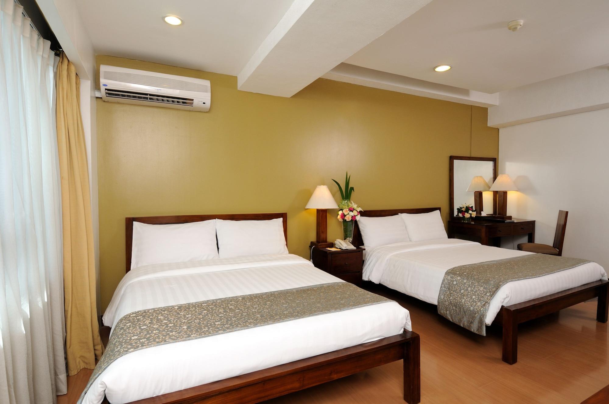 The Malayan Plaza Hotel Pasig City Екстер'єр фото