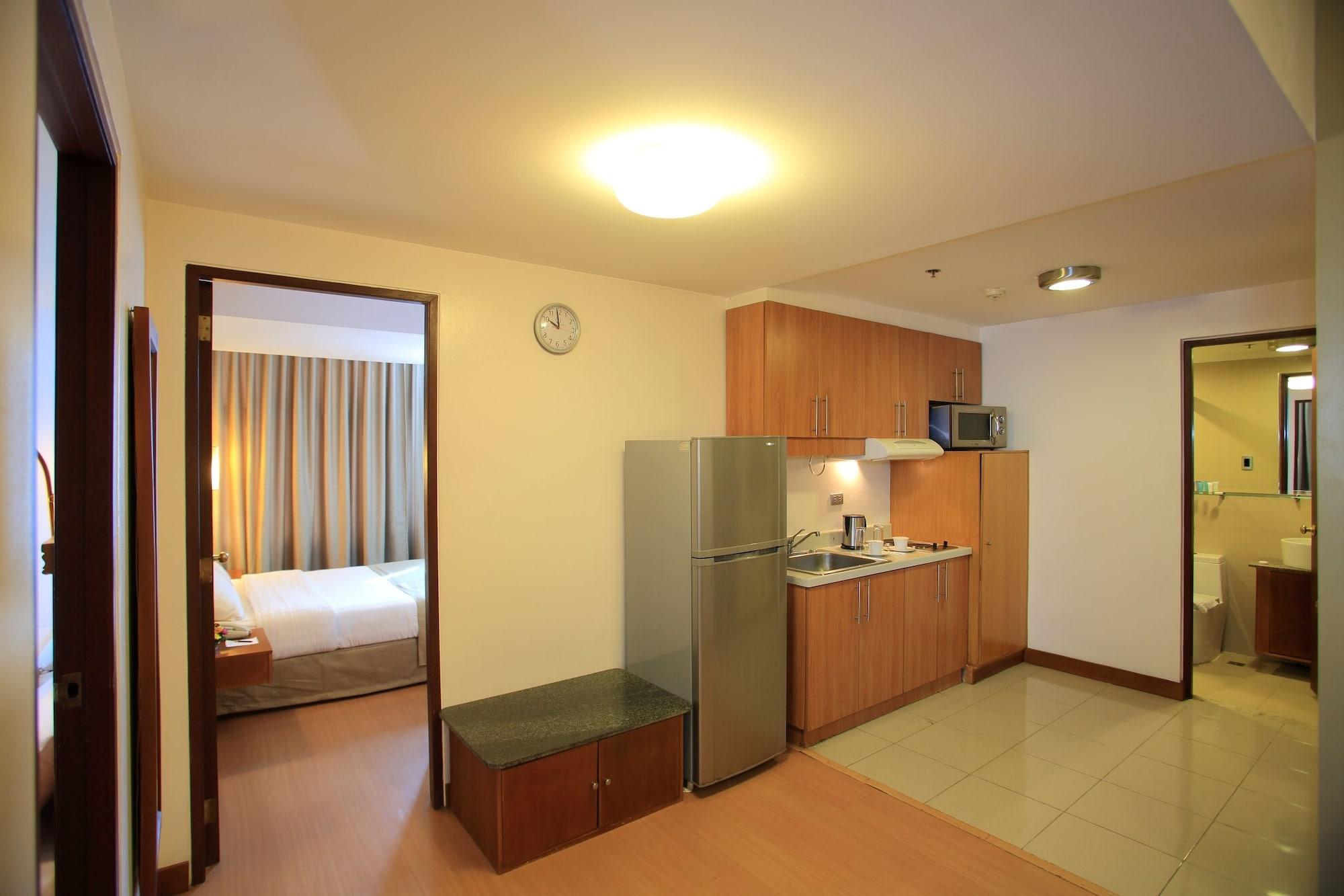 The Malayan Plaza Hotel Pasig City Екстер'єр фото