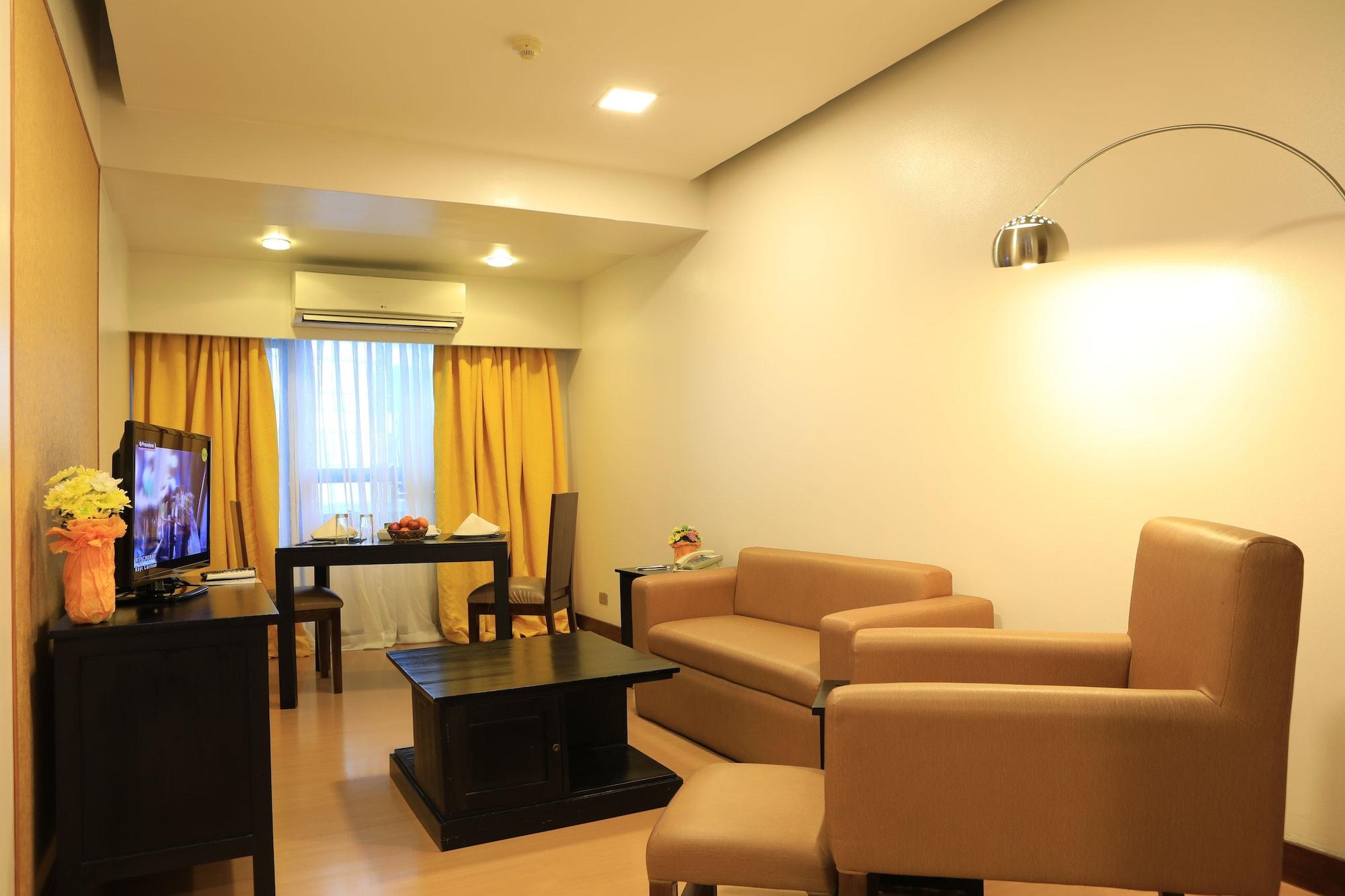 The Malayan Plaza Hotel Pasig City Екстер'єр фото