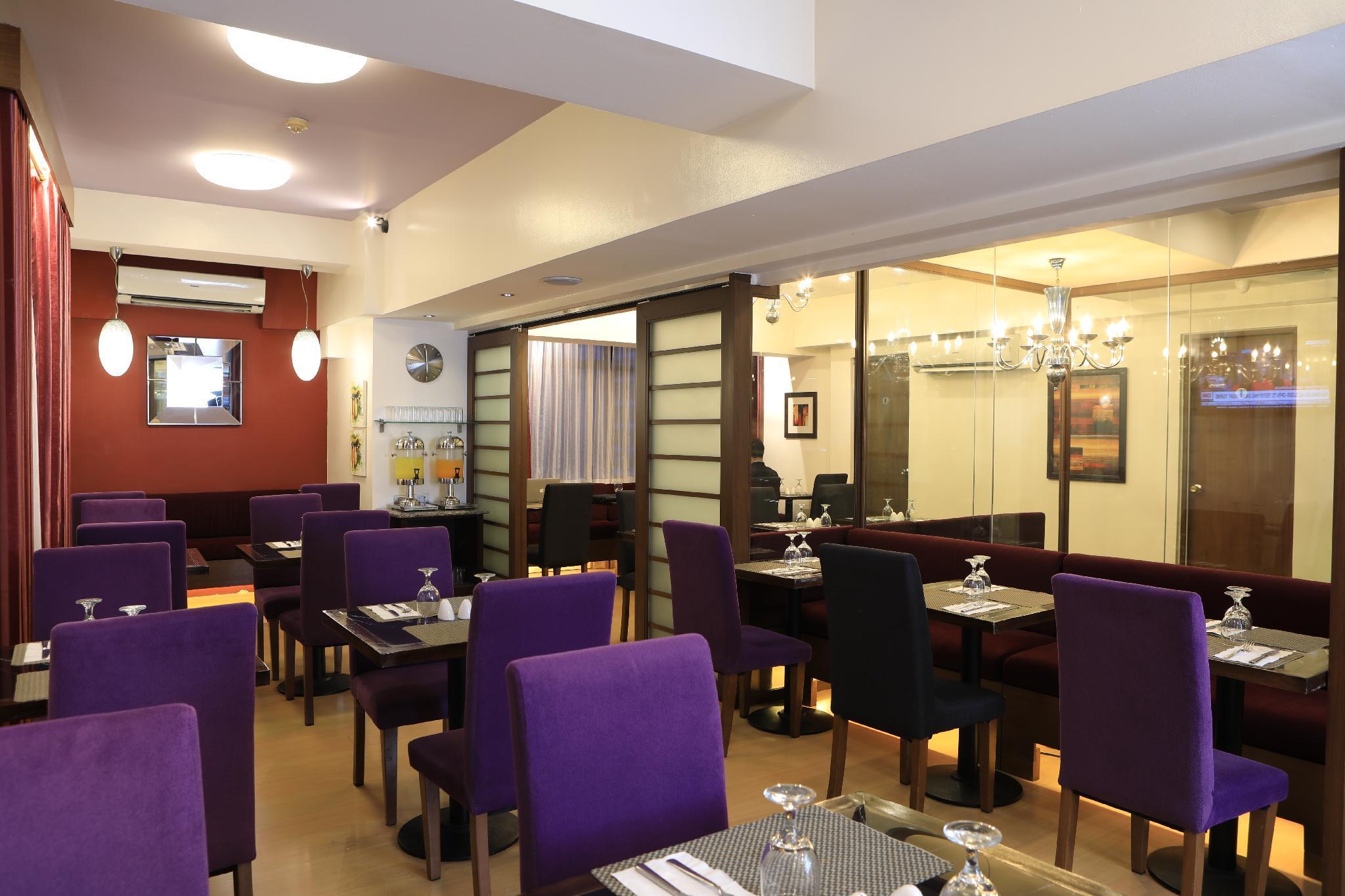 The Malayan Plaza Hotel Pasig City Екстер'єр фото