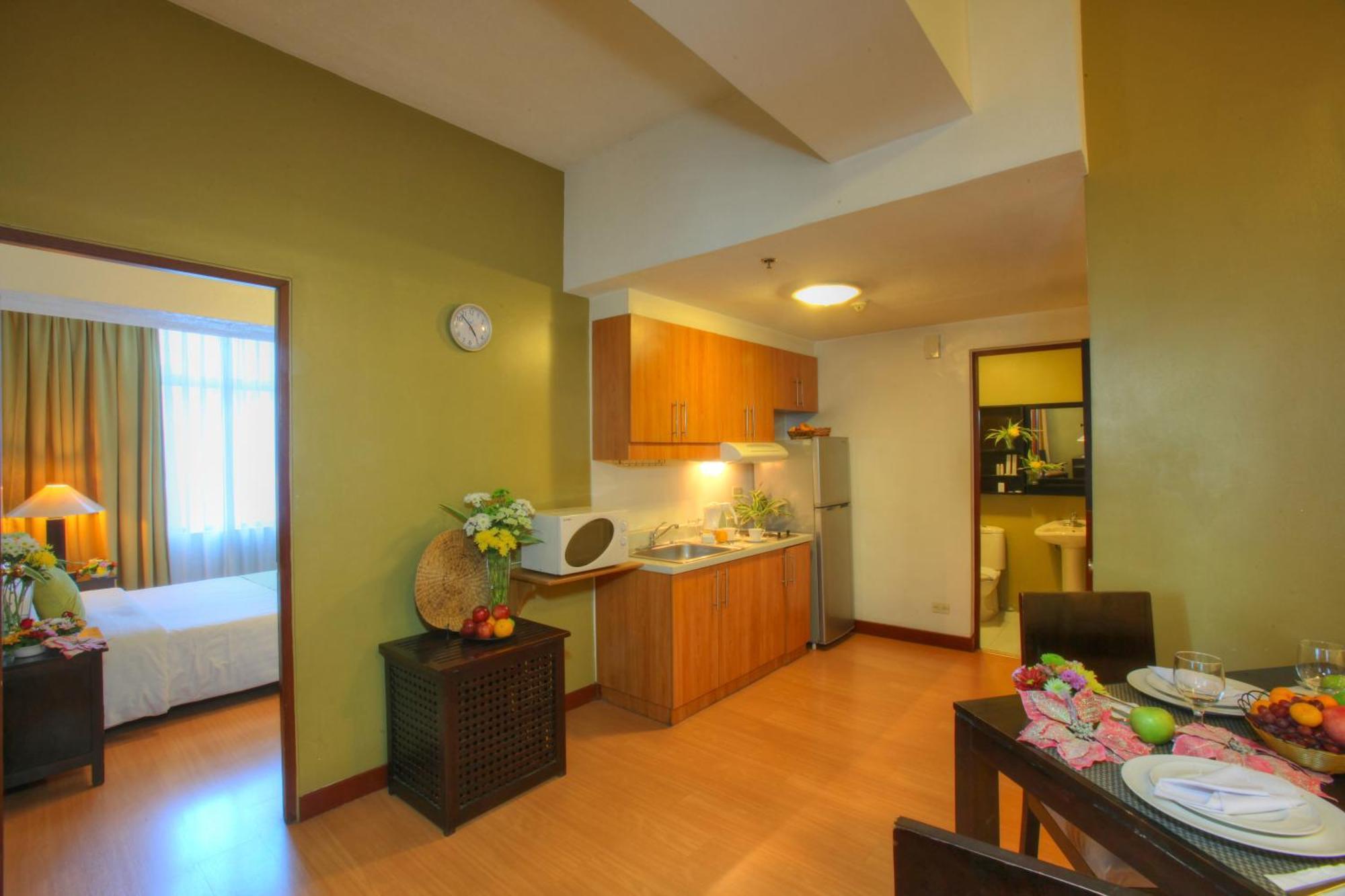 The Malayan Plaza Hotel Pasig City Екстер'єр фото