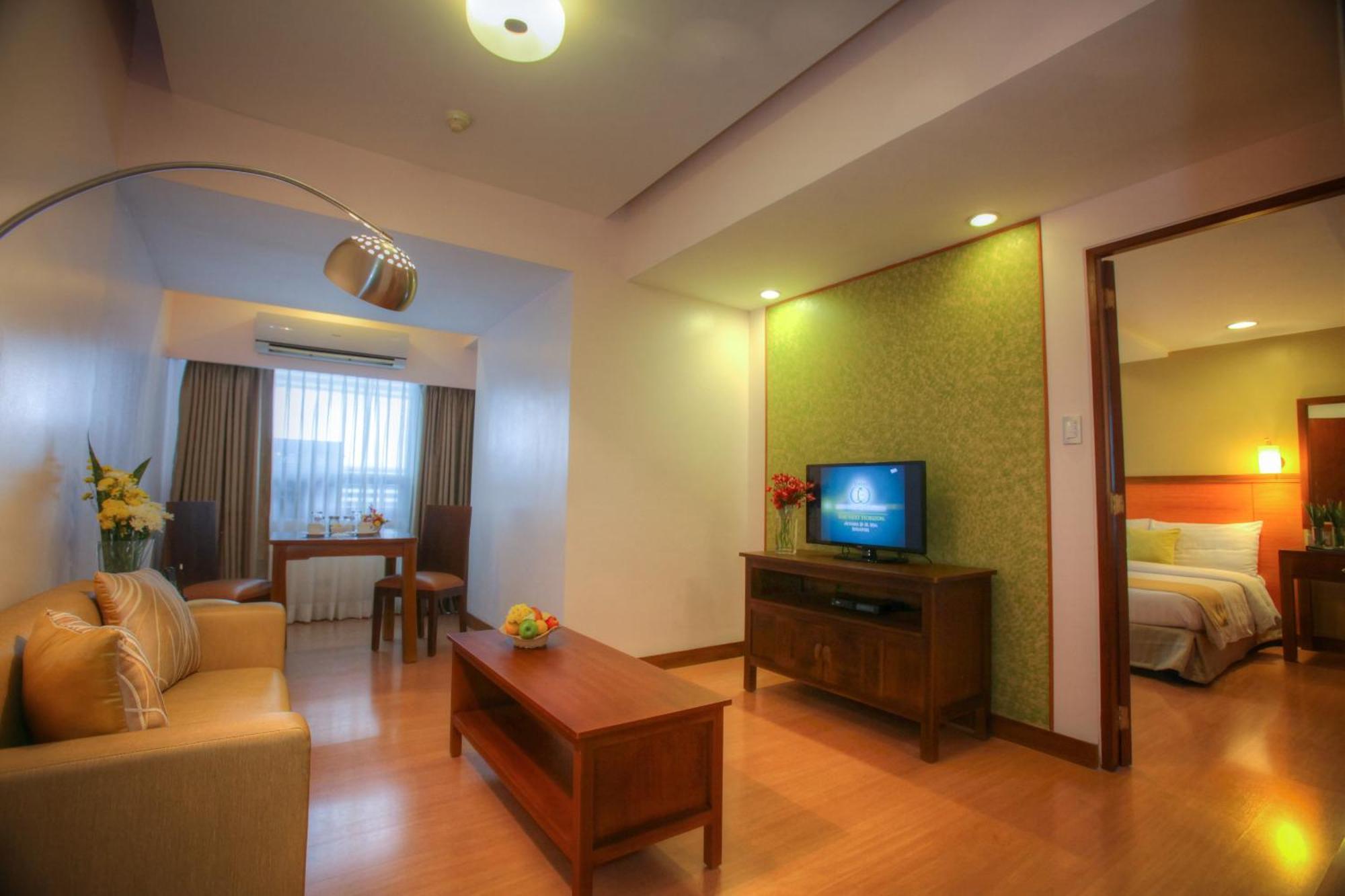The Malayan Plaza Hotel Pasig City Екстер'єр фото