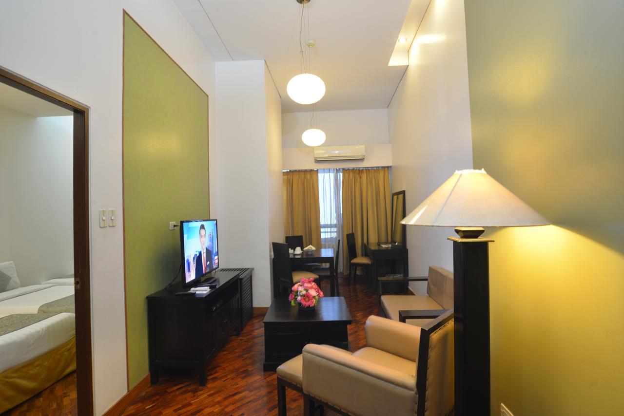 The Malayan Plaza Hotel Pasig City Екстер'єр фото