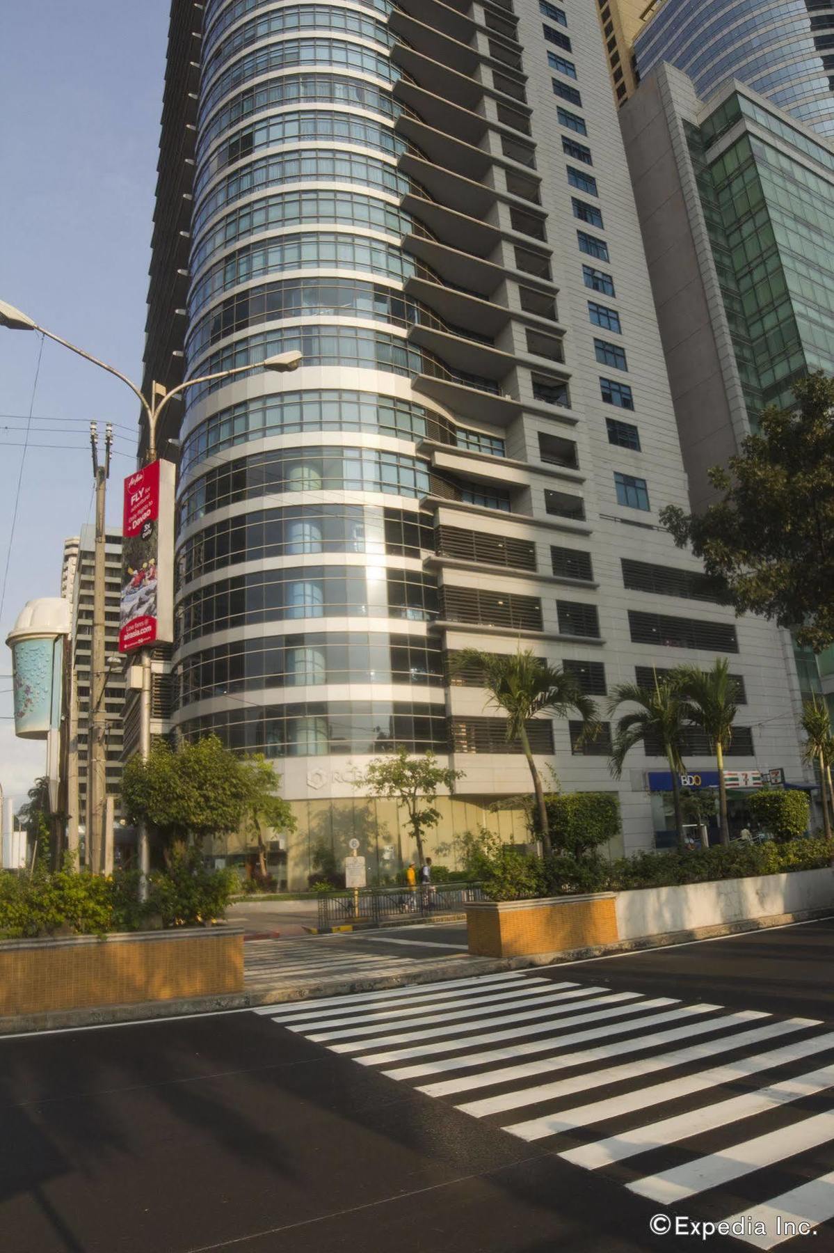 The Malayan Plaza Hotel Pasig City Екстер'єр фото