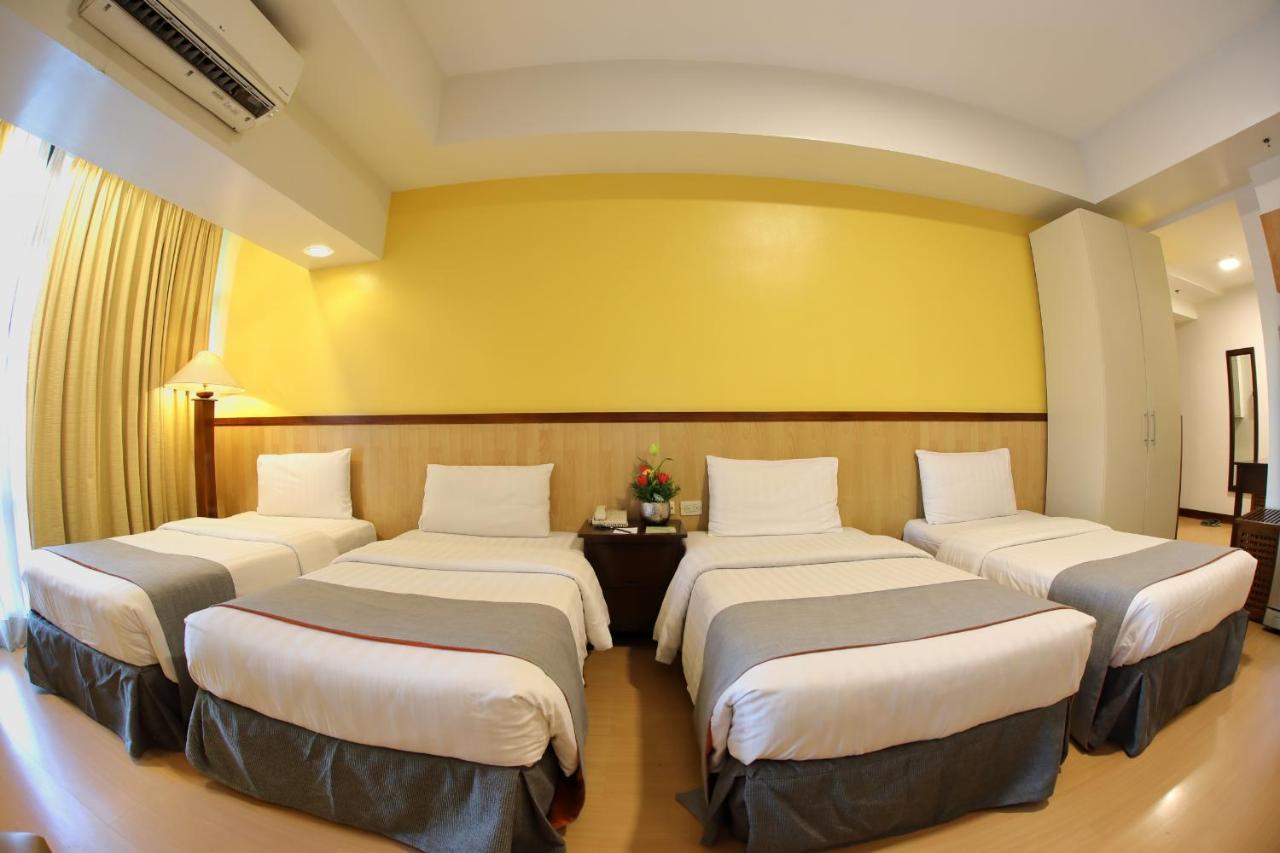 The Malayan Plaza Hotel Pasig City Екстер'єр фото